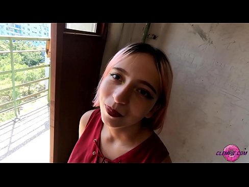 ❤️ Cov tub ntxhais kawm Sensual Sucks ib tug neeg txawv txawv nyob rau hauv lub Outback - Cum ntawm nws lub ntsej muag ❌ Liab porn ntawm hmn.pornobot.ru% ib